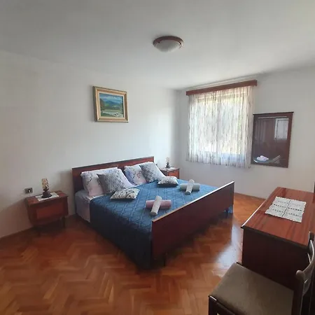 Apartment Zdenka For Max 2 Persons In Center Close To Sea *